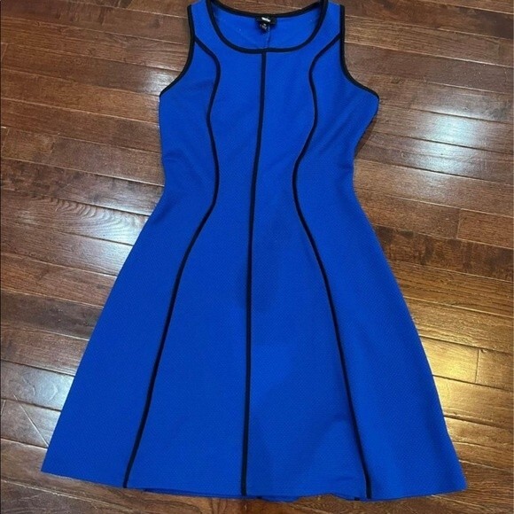 Royal blue with black piping textured dress size small - Picture 6 of 10